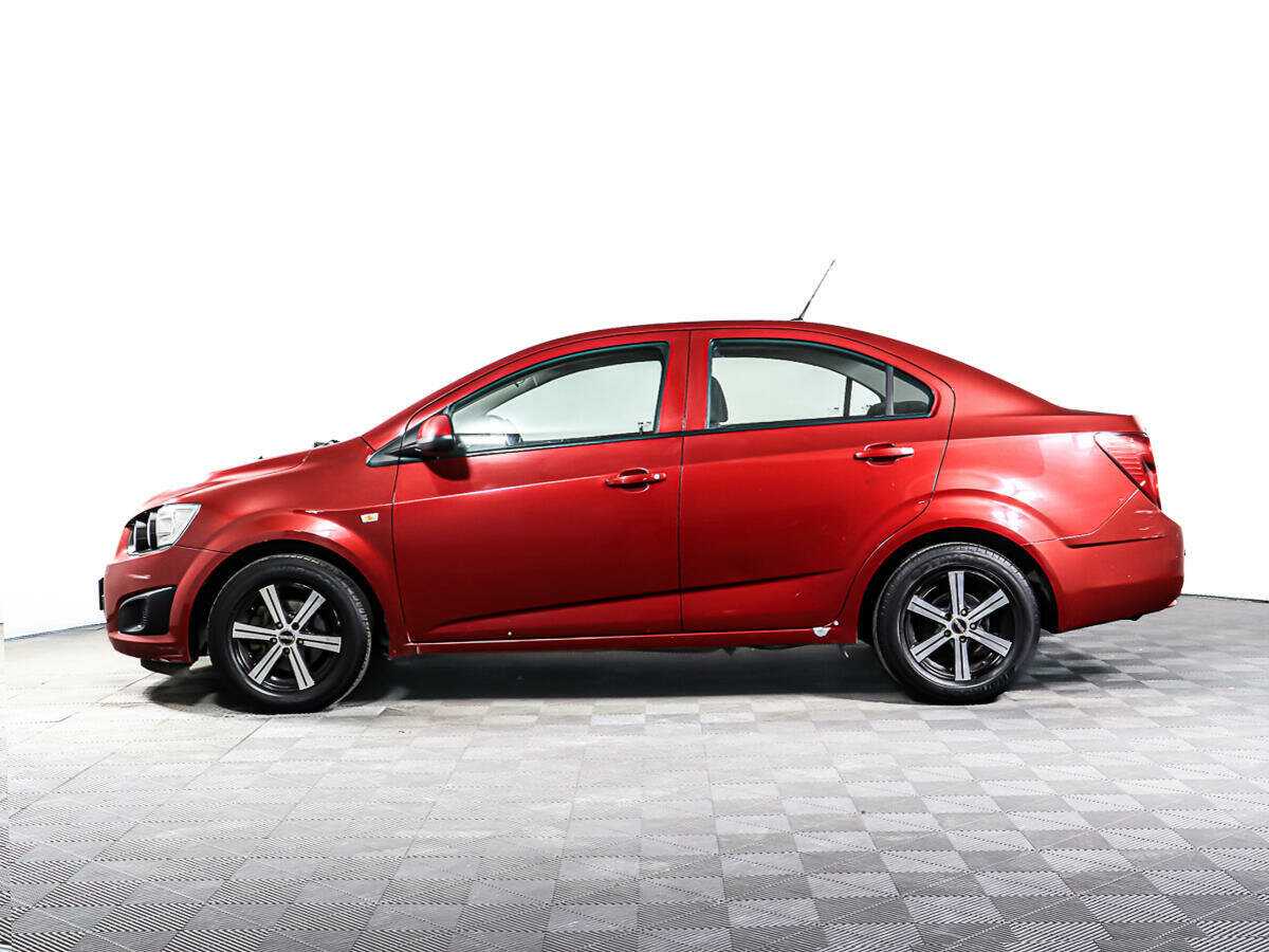 Chevrolet Aveo с пробегом — 2012 год. Фото: #6