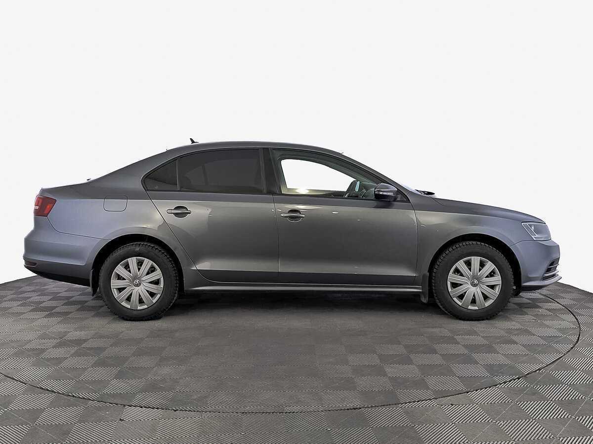 Volkswagen Jetta с пробегом — 2016 год. Фото: #3