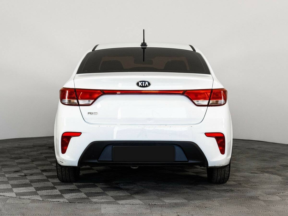 Kia Rio с пробегом — 2017 год. Фото: #4