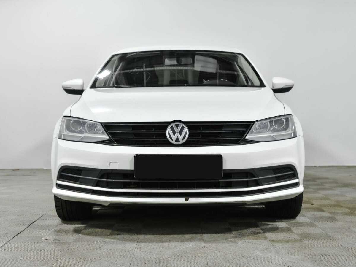 Volkswagen Jetta с пробегом — 2016 год. Фото: #1
