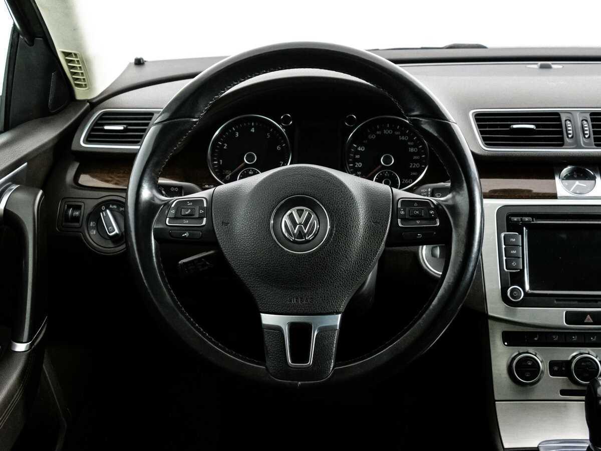 Volkswagen Passat с пробегом — 2012 год. Фото: #8