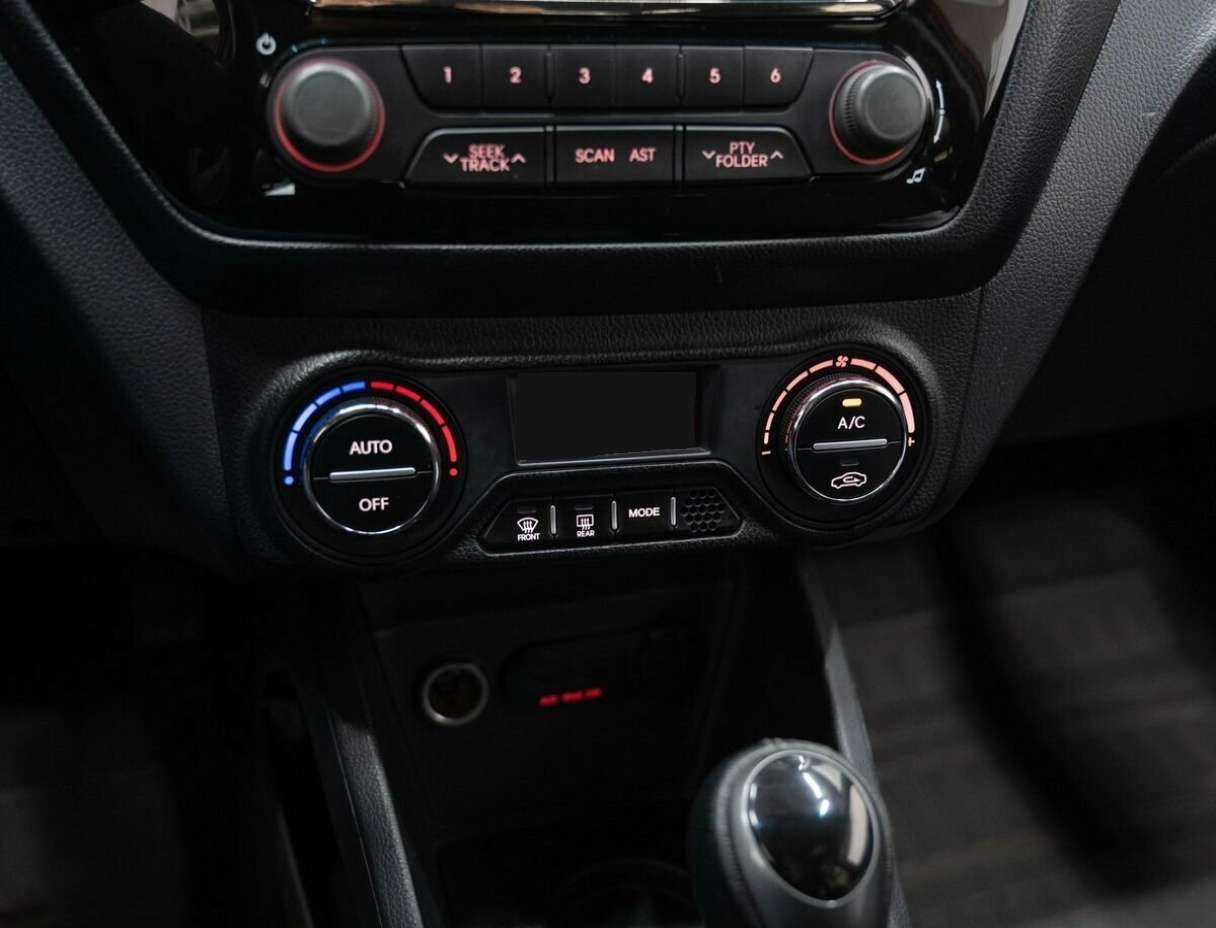 Kia Rio с пробегом — 2013 год. Фото: #16