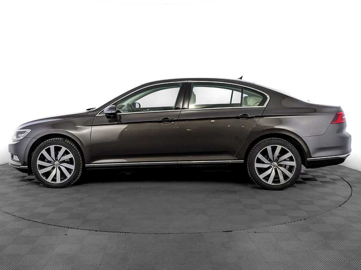 Volkswagen Passat с пробегом — 2017 год. Фото: #7