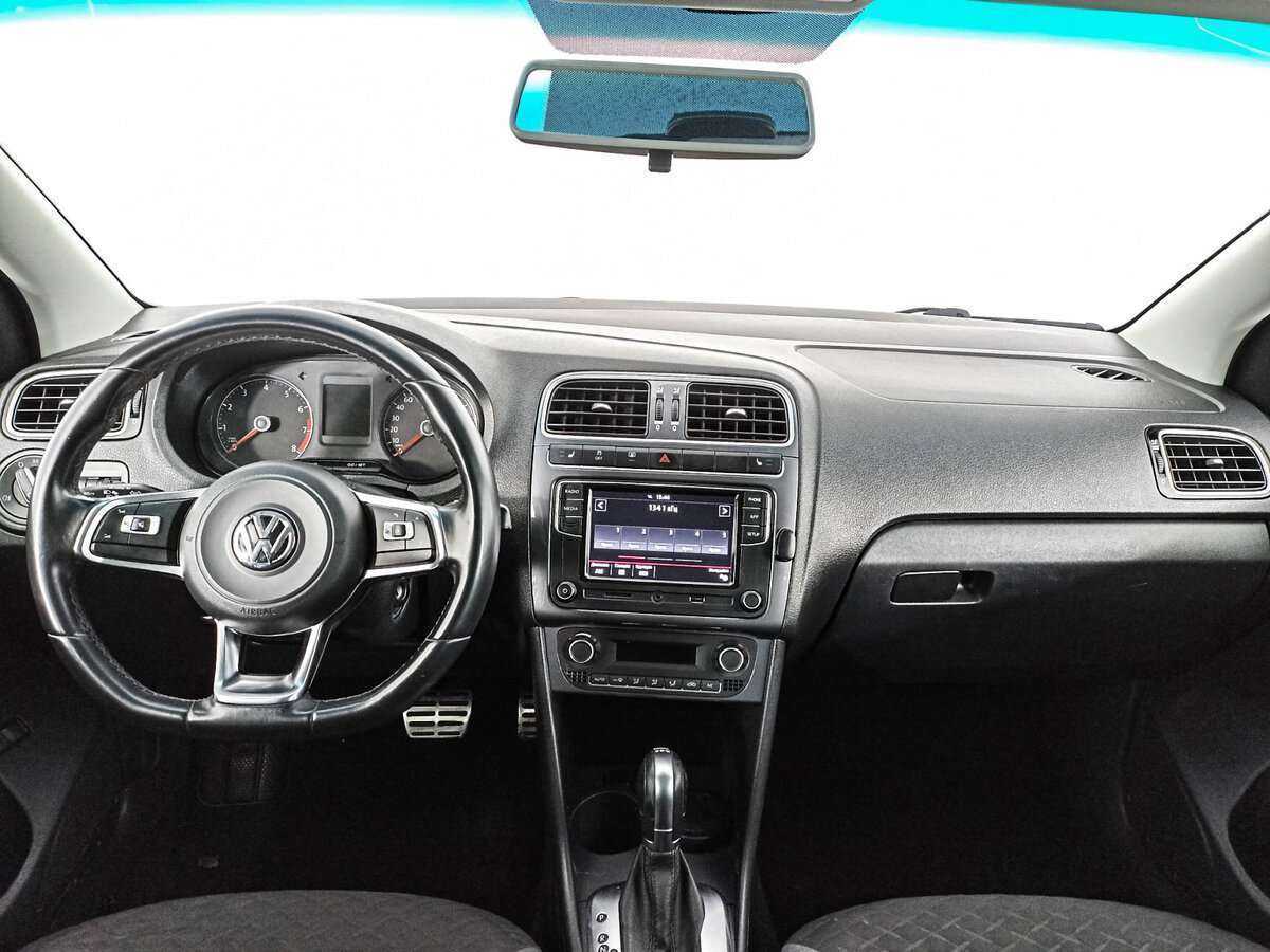 Volkswagen Polo с пробегом — 2018 год. Фото: #10