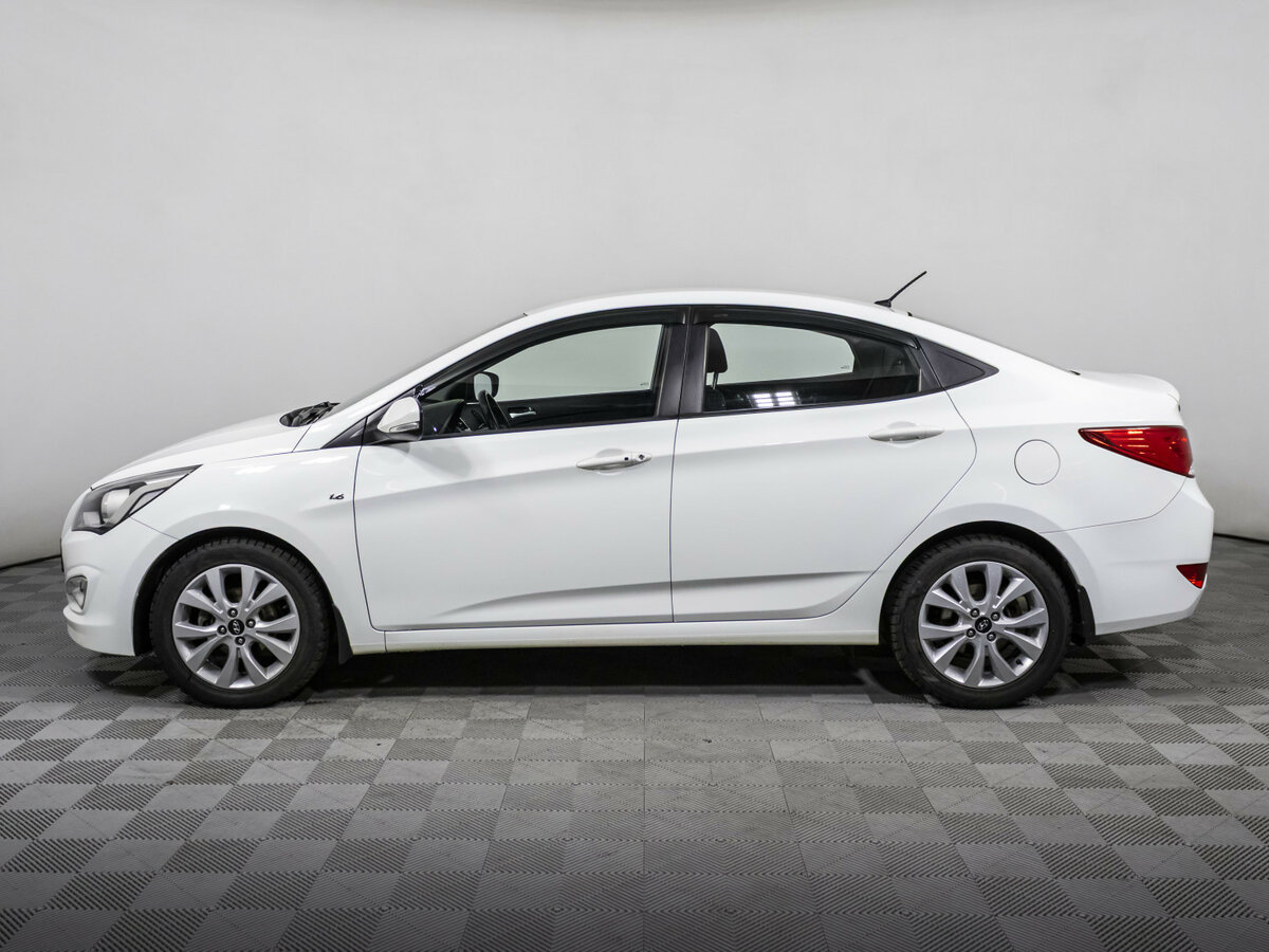 Hyundai Solaris с пробегом — 2015 год. Фото: #7