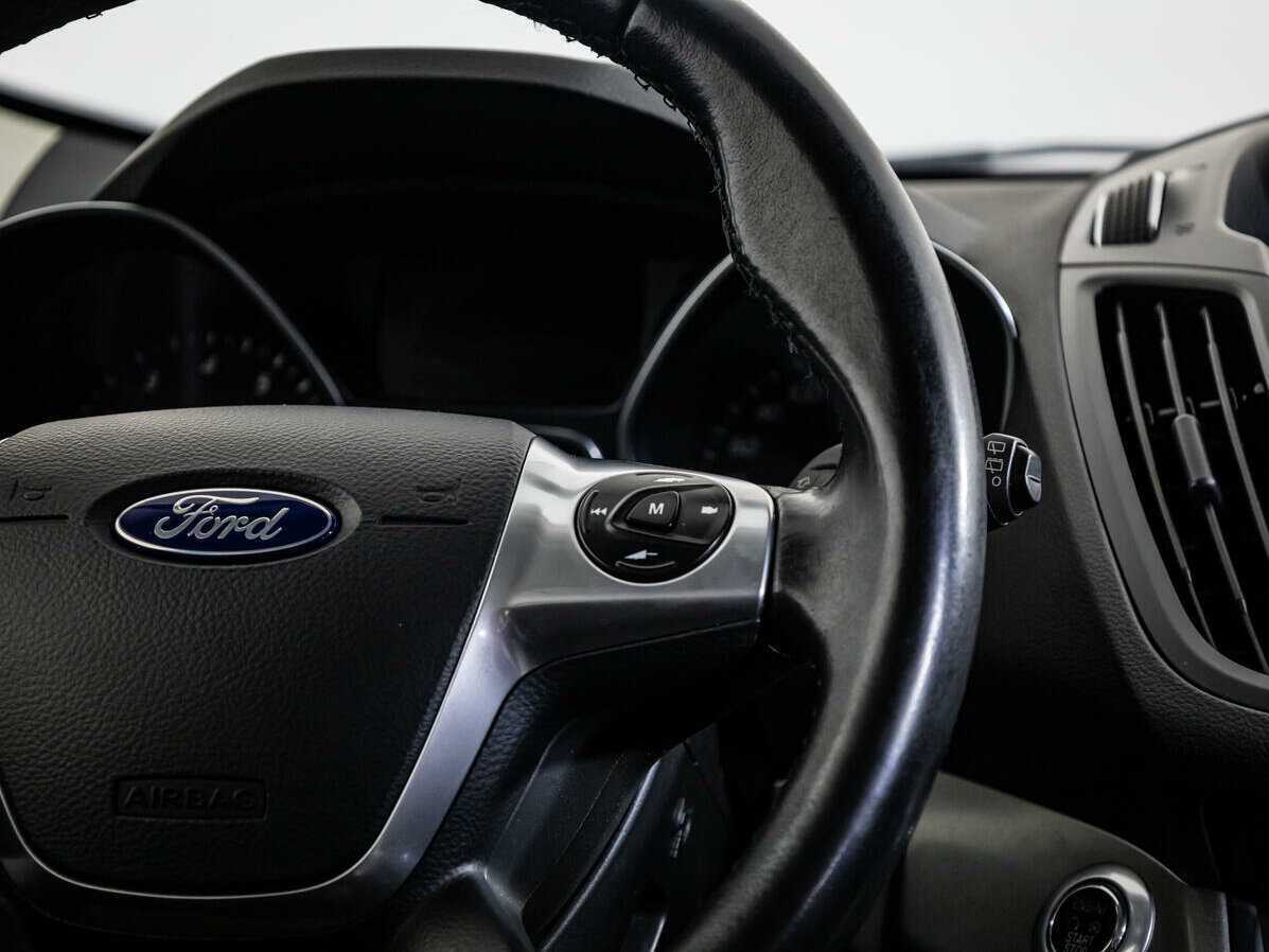 Ford Kuga с пробегом — 2014 год. Фото: #14