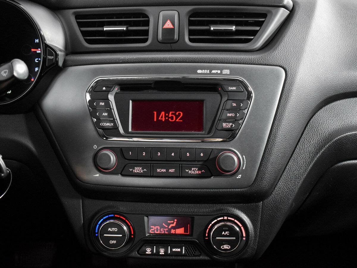 Kia Rio с пробегом — 2013 год. Фото: #14