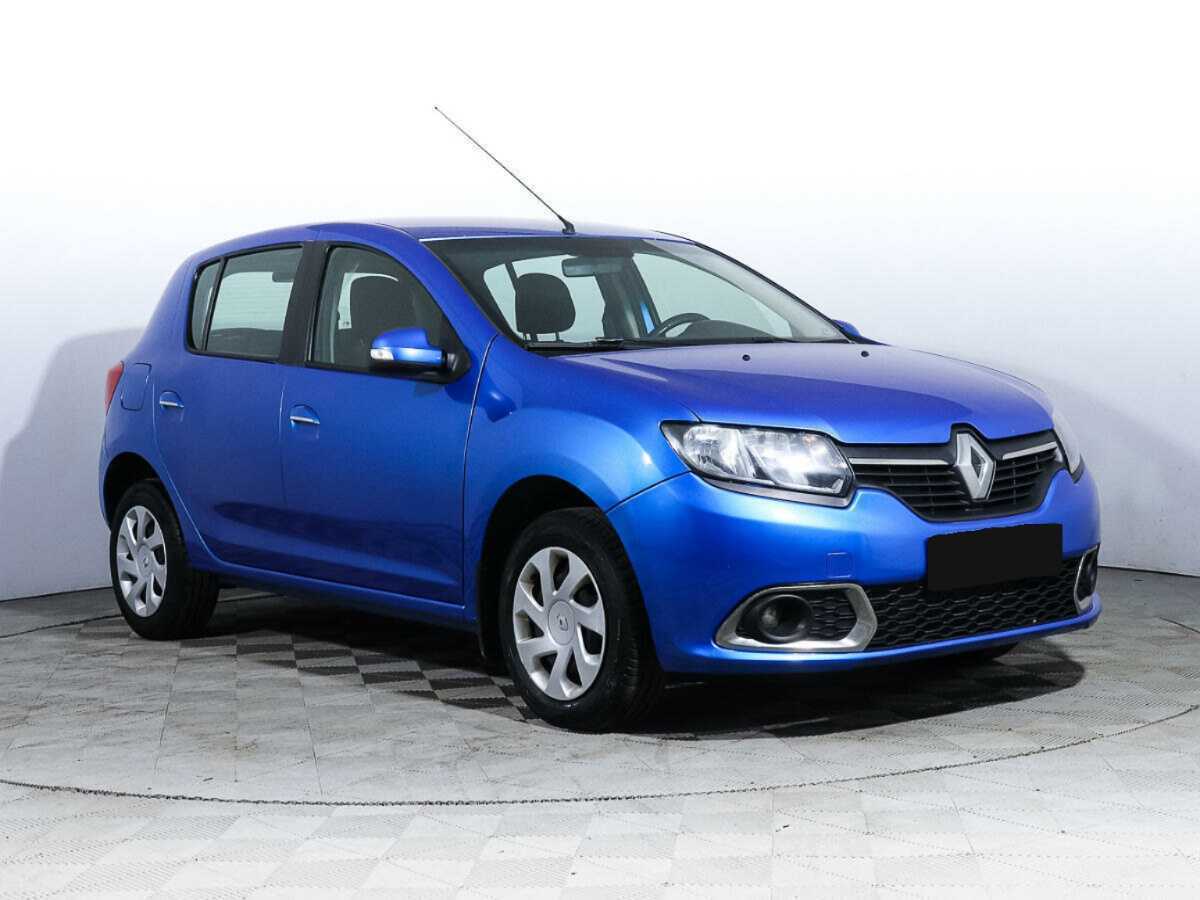 Renault Sandero с пробегом — 2016 год. Фото: #1