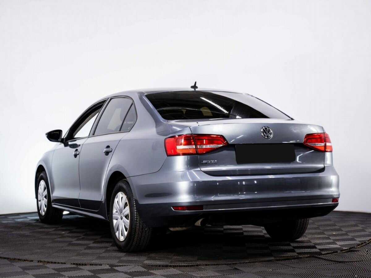 Volkswagen Jetta с пробегом — 2015 год. Фото: #3