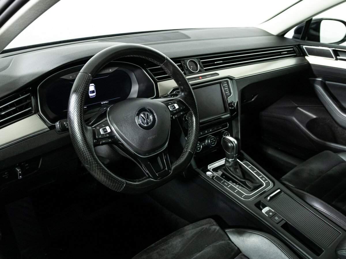 Volkswagen Passat с пробегом — 2016 год. Фото: #10