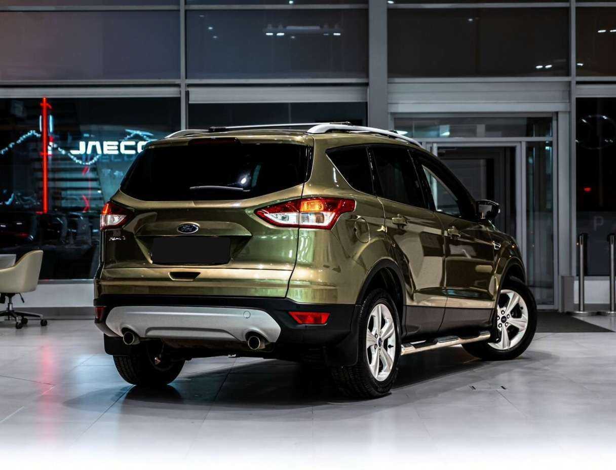 Ford Kuga с пробегом — 2014 год. Фото: #2