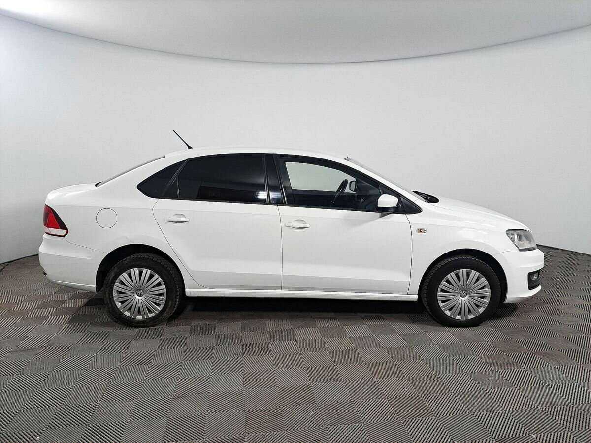 Volkswagen Polo с пробегом — 2016 год. Фото: #3