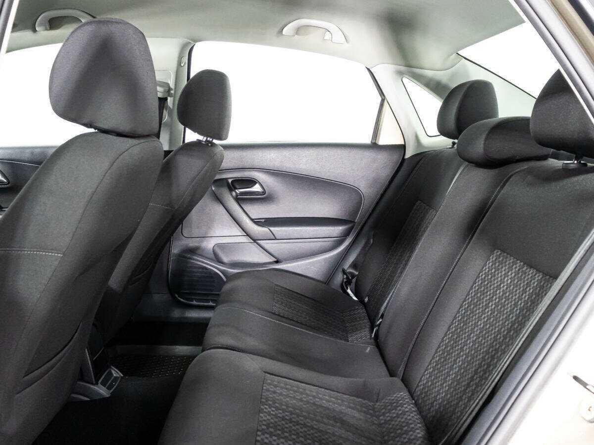 Volkswagen Polo с пробегом — 2016 год. Фото: #9