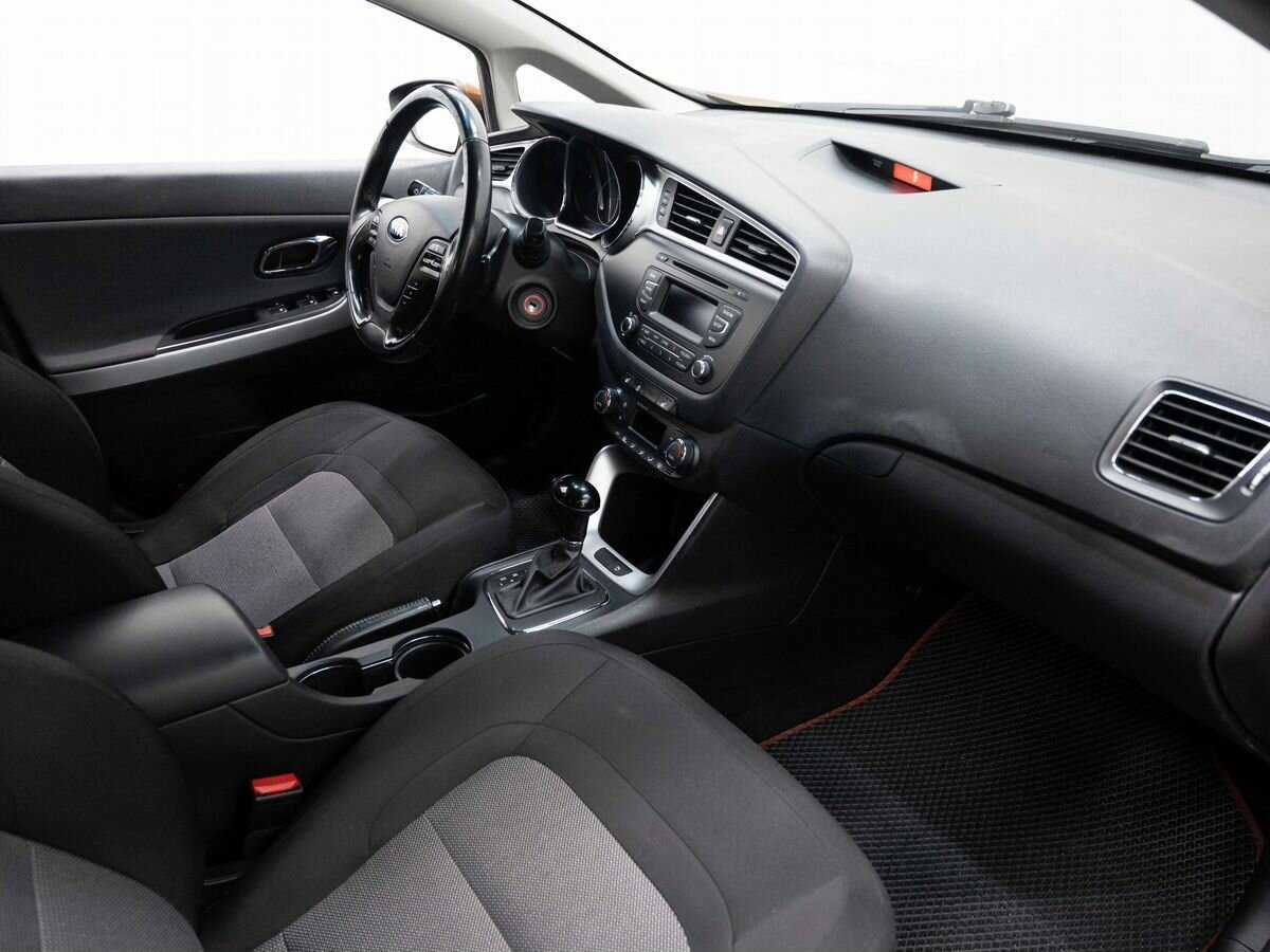 Kia Ceed с пробегом — 2017 год. Фото: #10