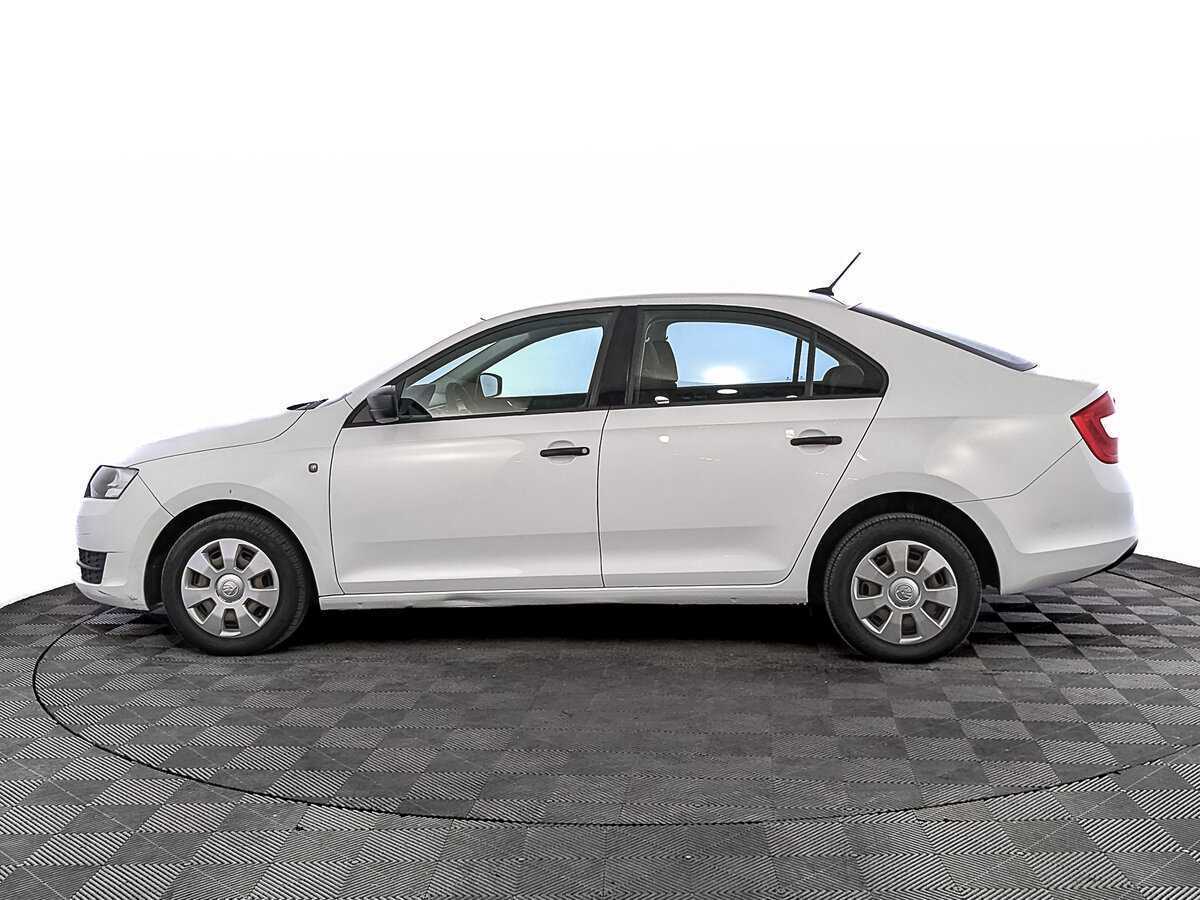 Skoda Rapid с пробегом — 2017 год. Фото: #7