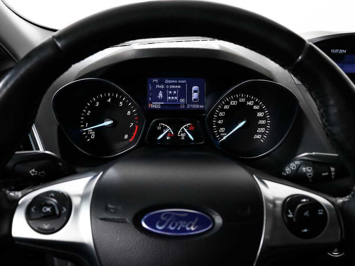 Ford Kuga с пробегом — 2014 год. Фото: #17