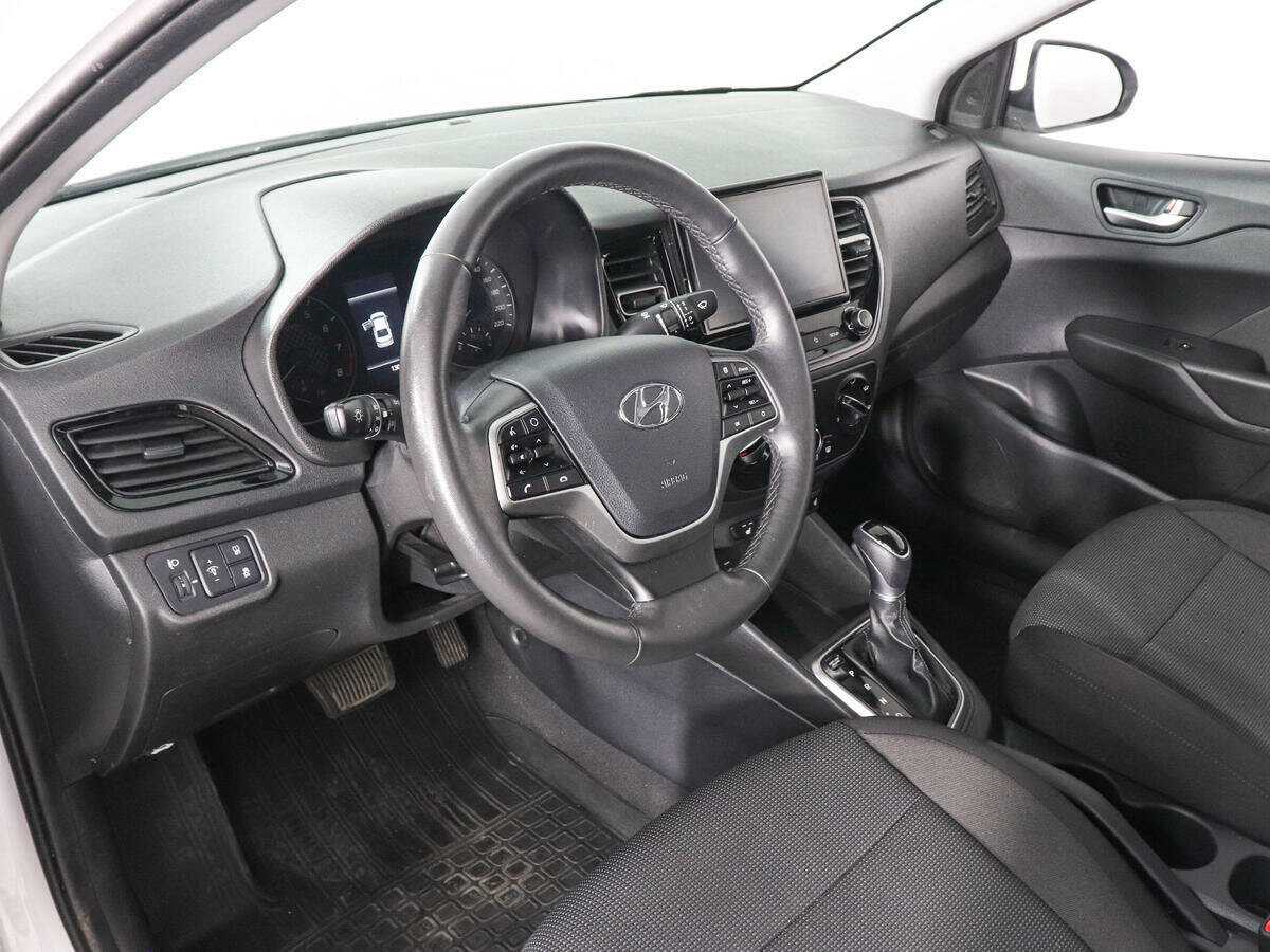 Hyundai Solaris с пробегом — 2022 год. Фото: #8