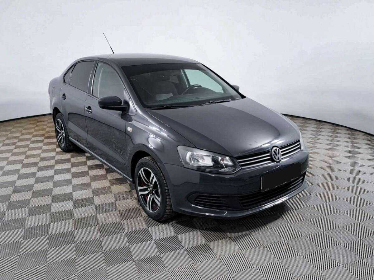 Volkswagen Polo с пробегом — 2012 год. Фото: #2