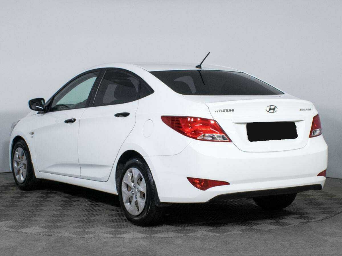 Hyundai Solaris с пробегом — 2015 год. Фото: #6