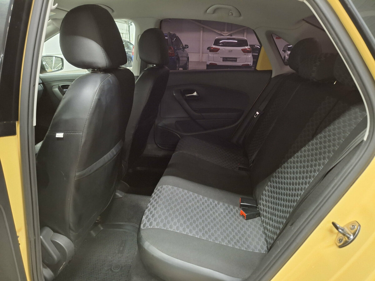 Volkswagen Polo с пробегом — 2017 год. Фото: #11