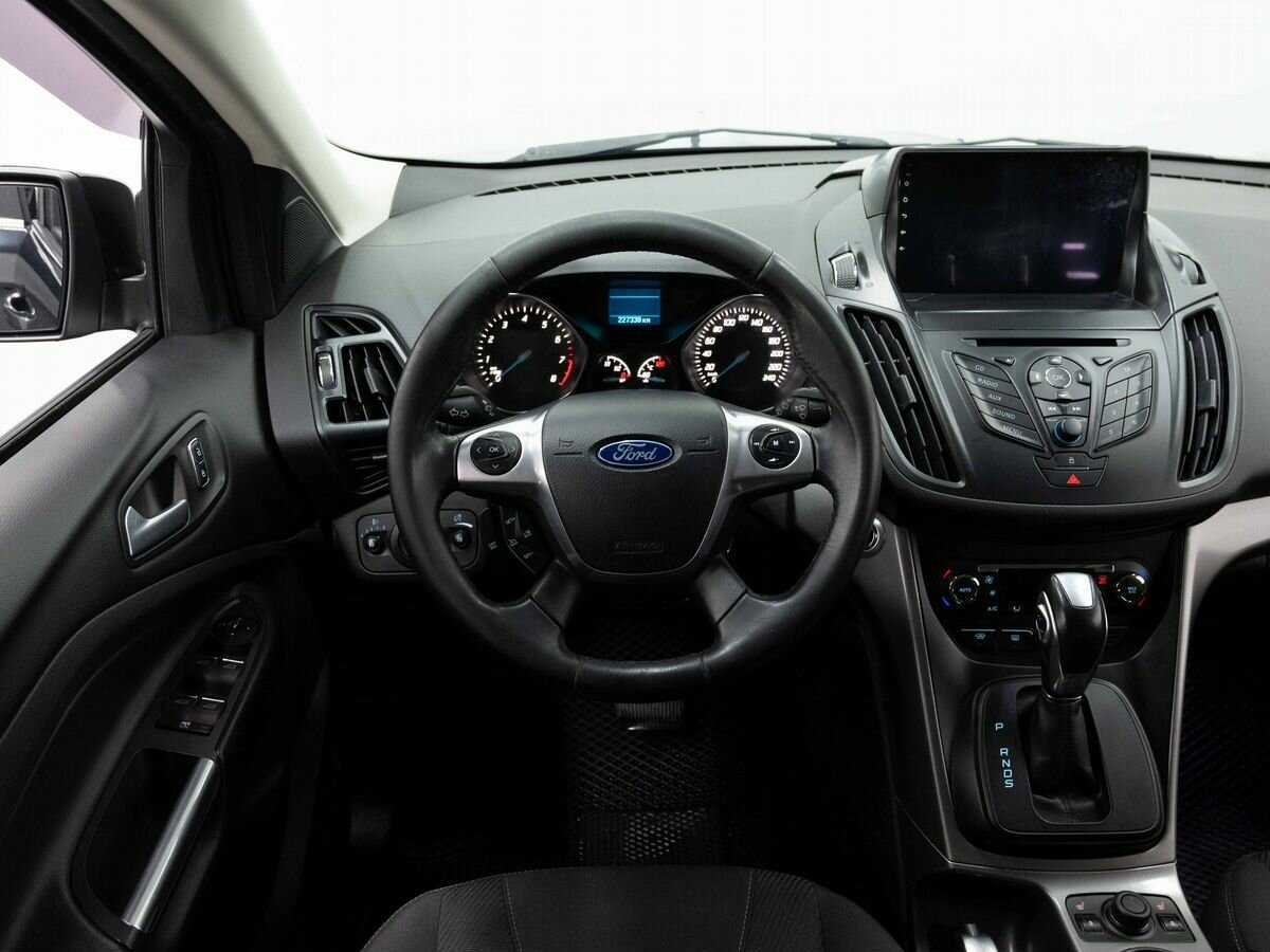 Ford Kuga с пробегом — 2014 год. Фото: #14