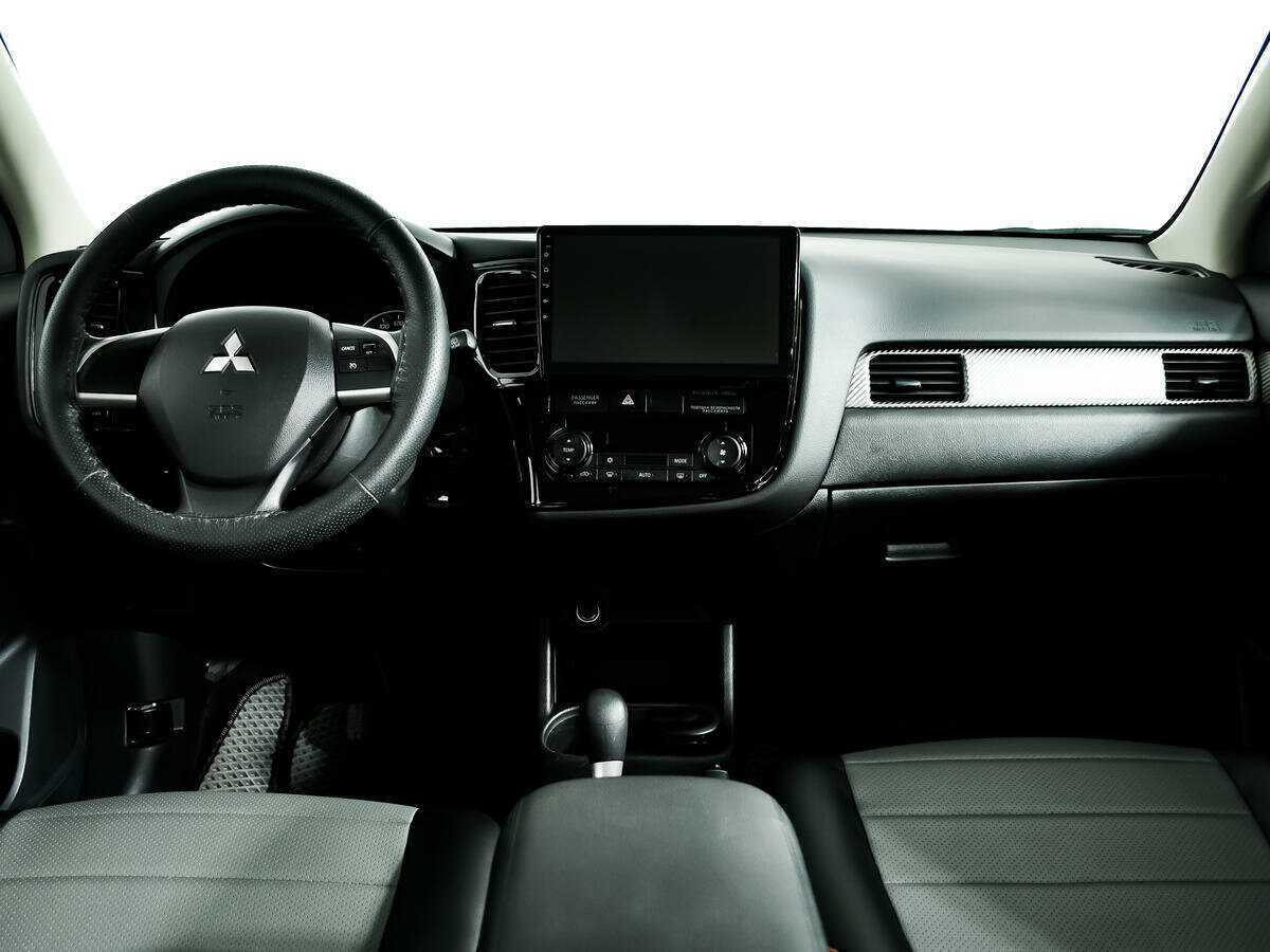 Mitsubishi Outlander с пробегом — 2013 год. Фото: #10