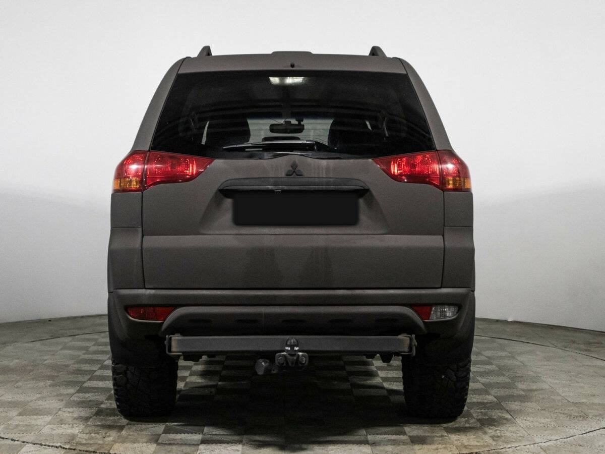 Mitsubishi Pajero Sport с пробегом — 2012 год. Фото: #5