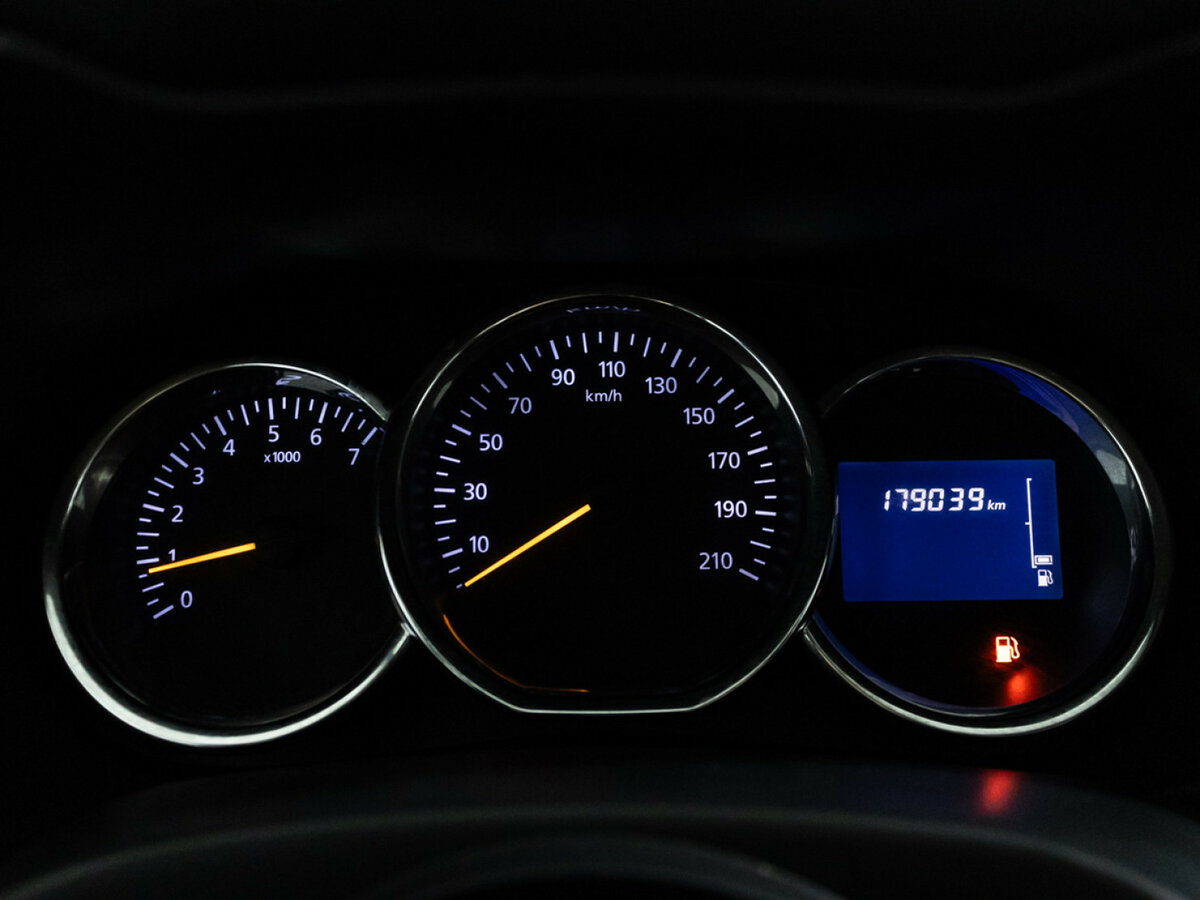 Renault Duster с пробегом — 2017 год. Фото: #11