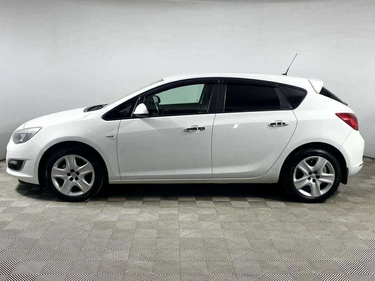 Opel Astra с пробегом — 2012 год. Фото: #5