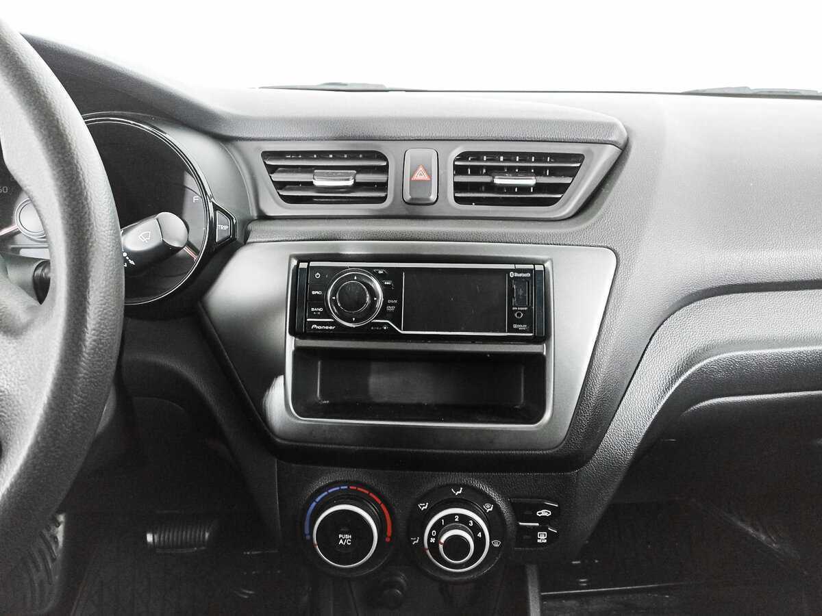 Kia Rio с пробегом — 2013 год. Фото: #9