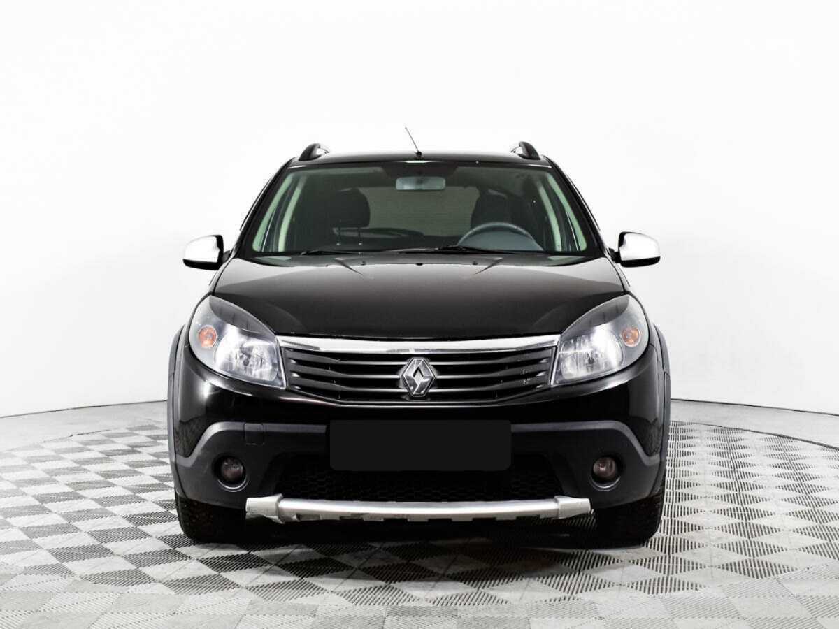 Renault Sandero с пробегом — 2012 год. Фото: #1