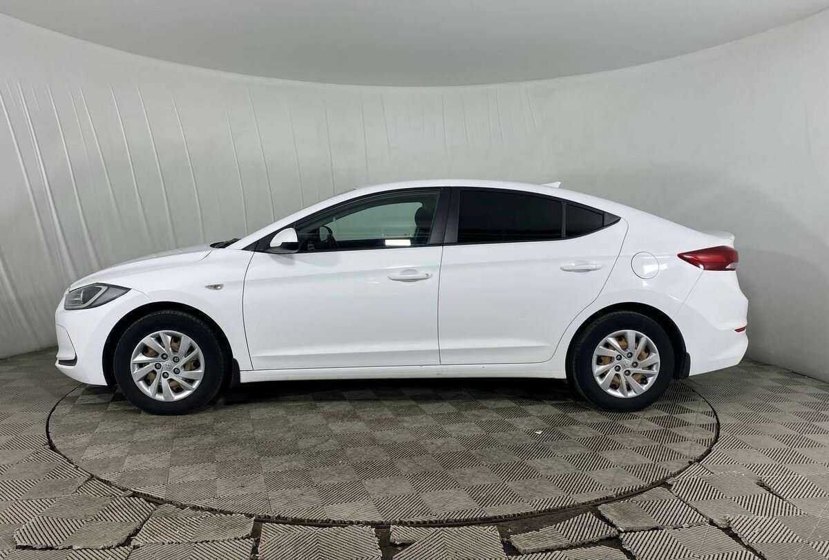 Hyundai Elantra с пробегом — 2017 год. Фото: #7
