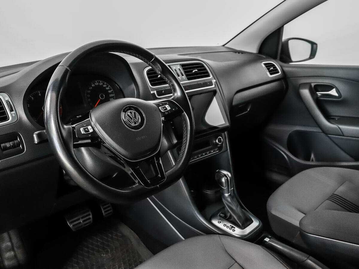 Volkswagen Polo с пробегом — 2016 год. Фото: #8