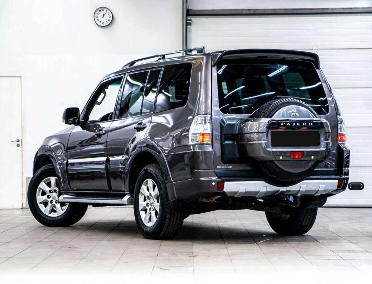 Mitsubishi Pajero с пробегом — 2012 год. Фото: #3
