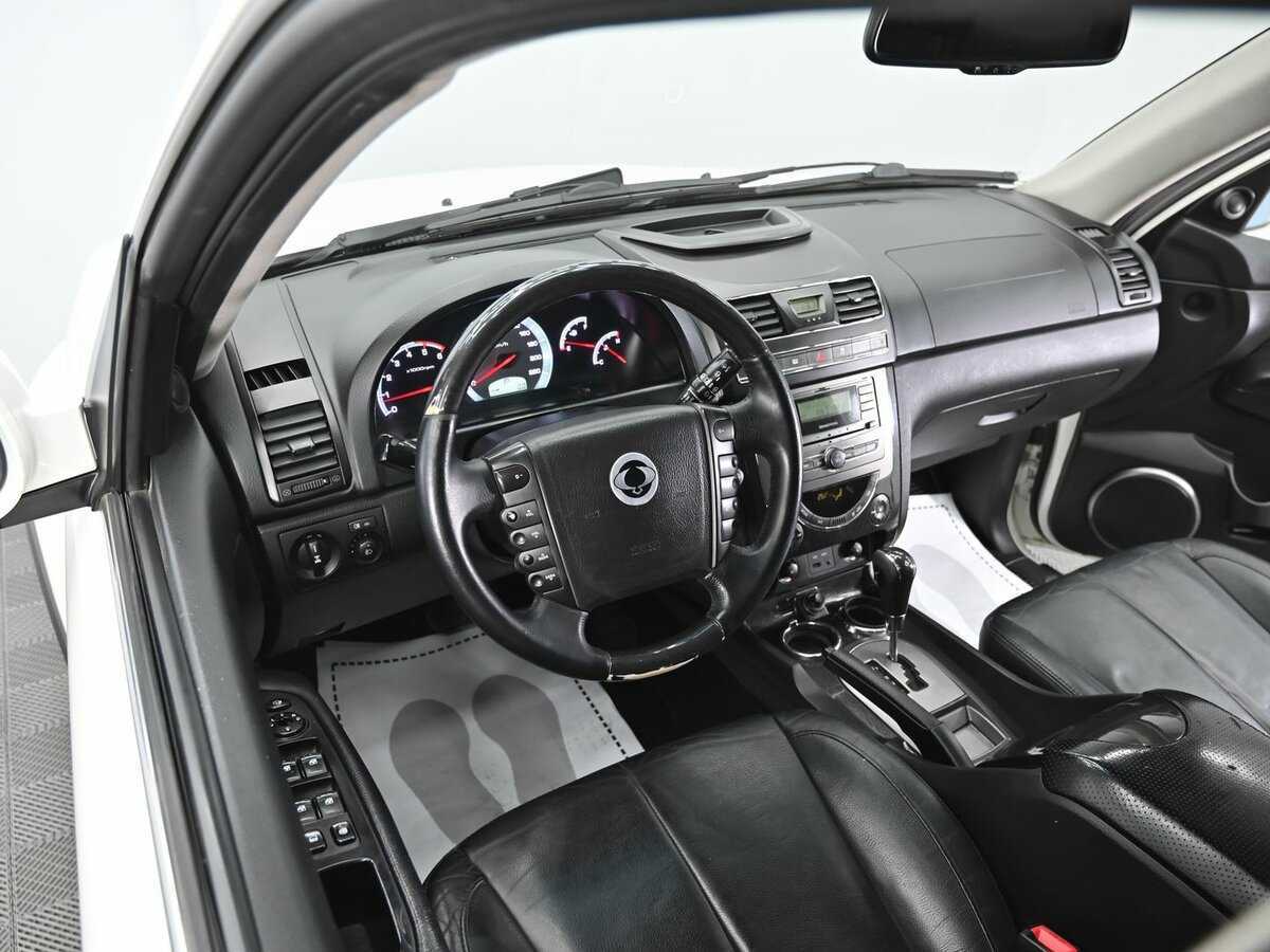 SsangYong Rexton с пробегом — 2013 год. Фото: #9