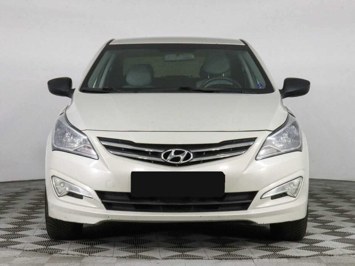 Hyundai Solaris с пробегом — 2015 год. Фото: #1