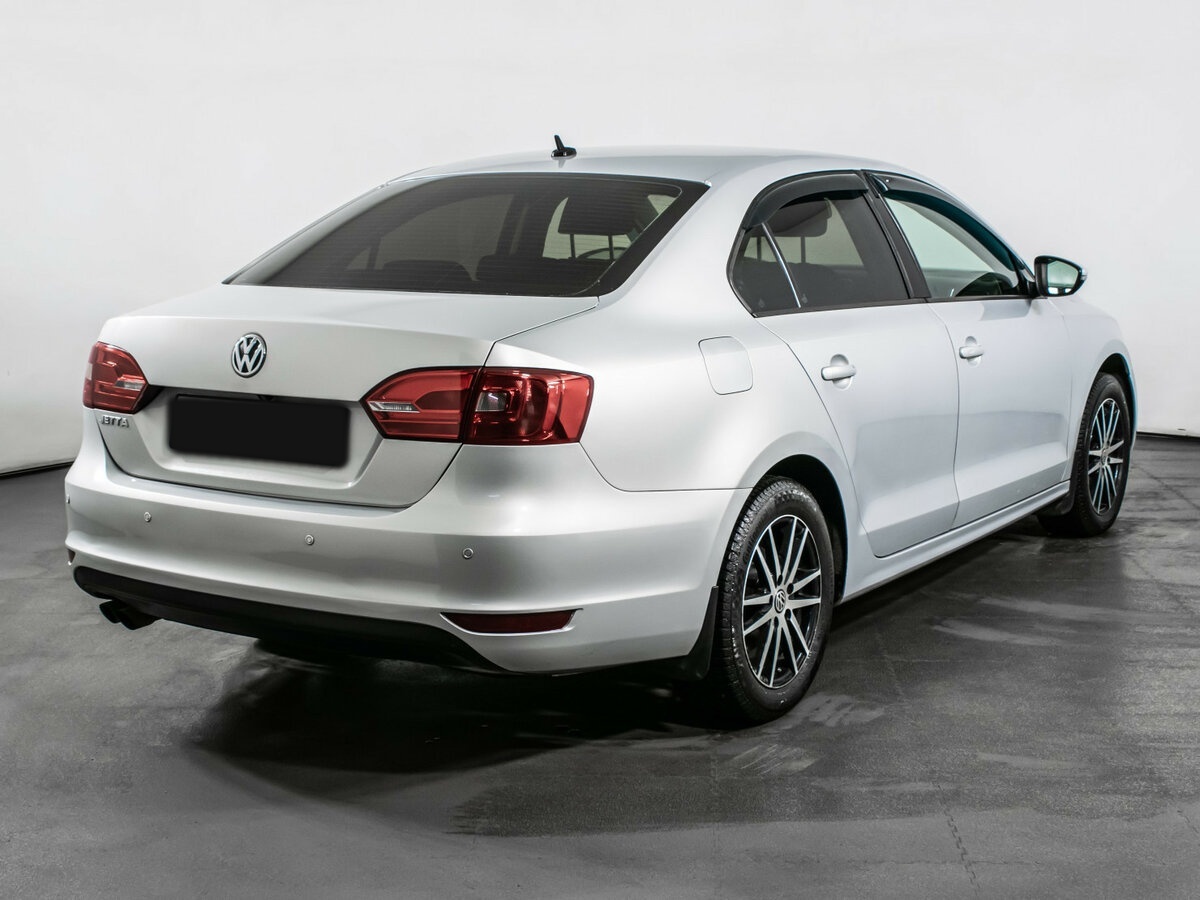 Volkswagen Jetta с пробегом — 2012 год. Фото: #4