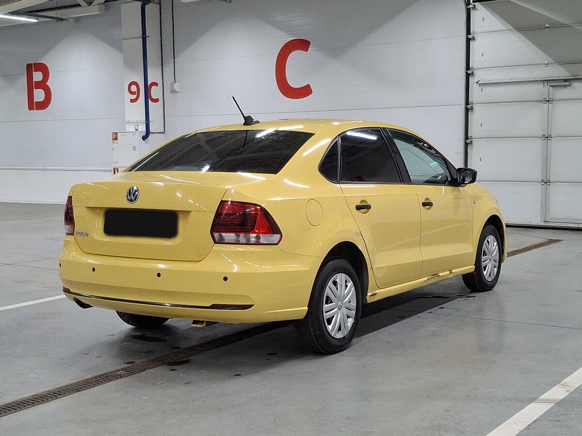 Volkswagen Polo с пробегом — 2017 год. Фото: #4