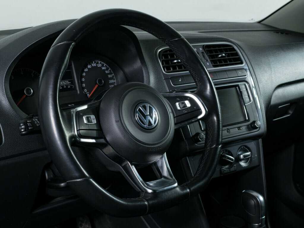 Volkswagen Polo с пробегом — 2019 год. Фото: #11