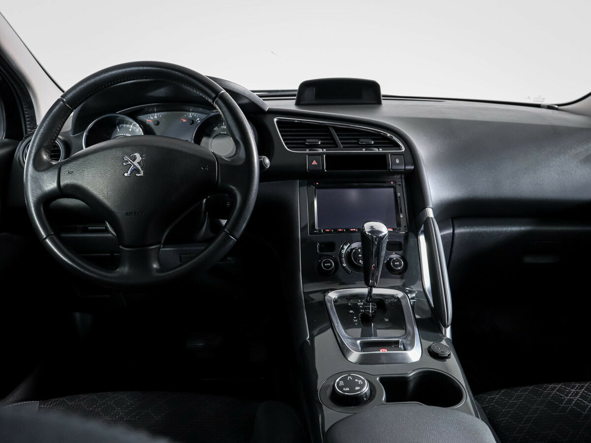 Peugeot 3008 с пробегом — 2016 год. Фото: #9