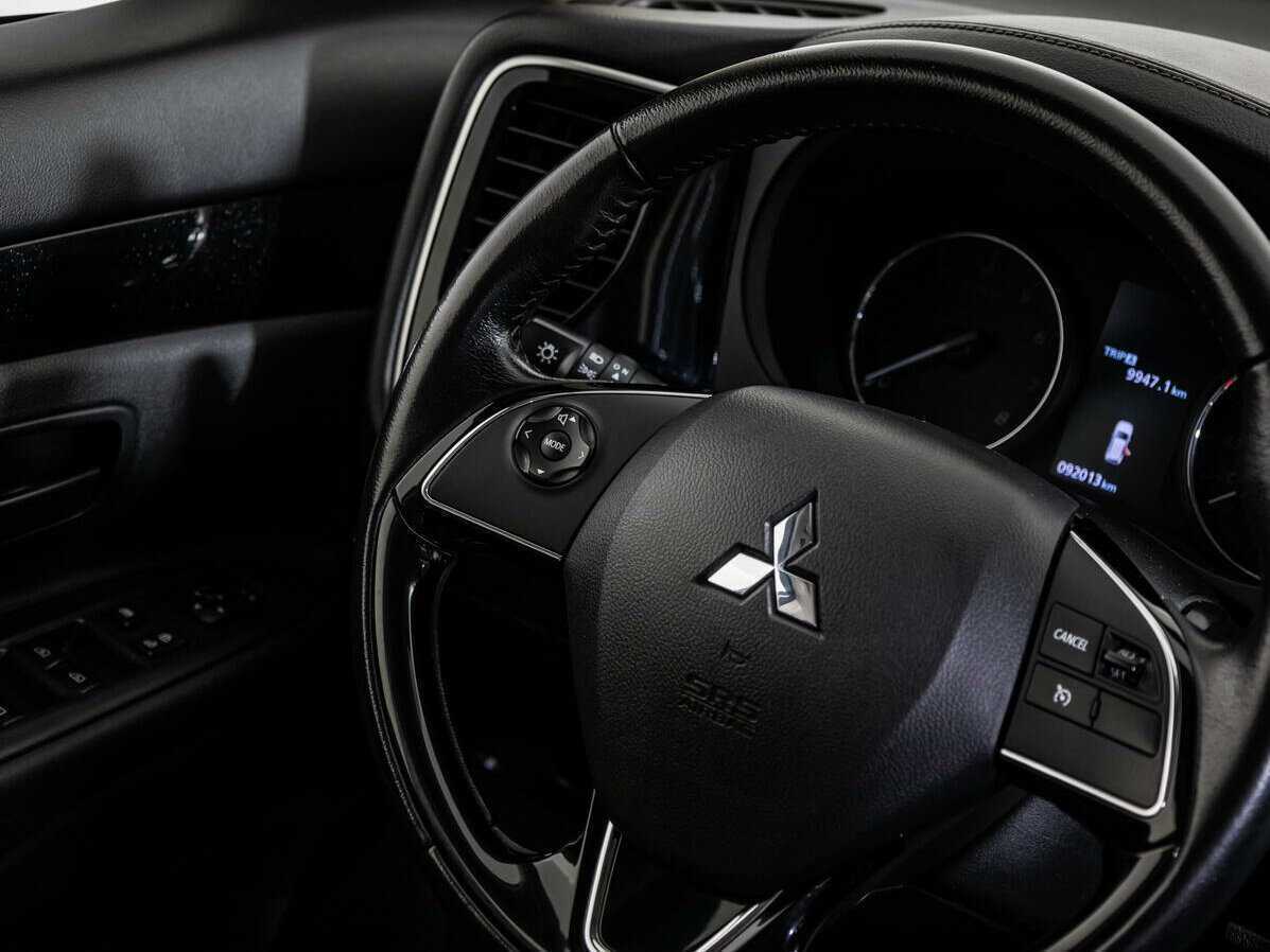 Mitsubishi Outlander с пробегом — 2020 год. Фото: #11