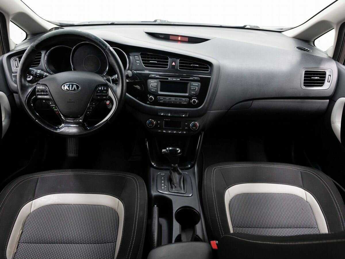 Kia Ceed с пробегом — 2013 год. Фото: #12