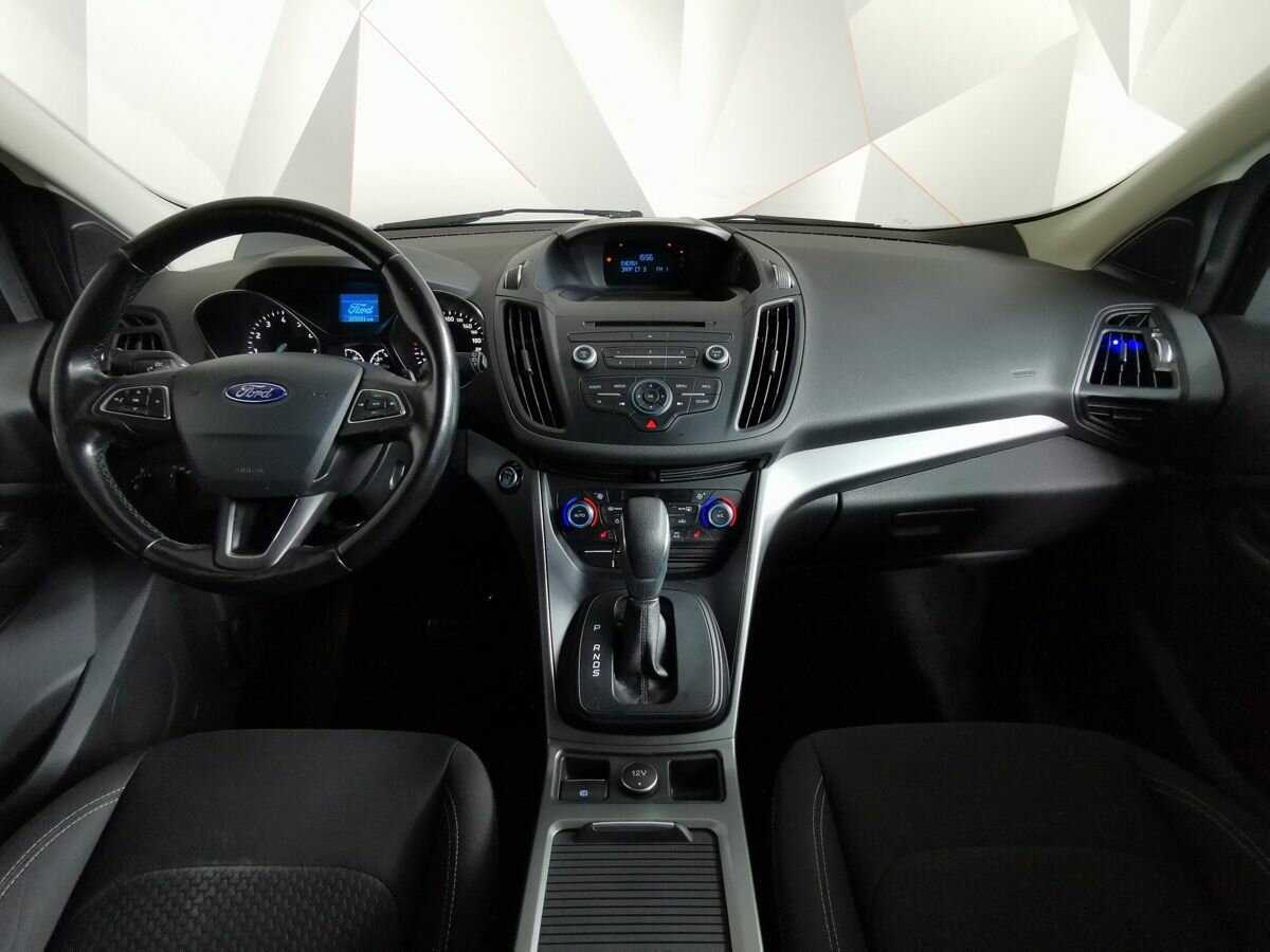 Ford Kuga с пробегом — 2017 год. Фото: #9