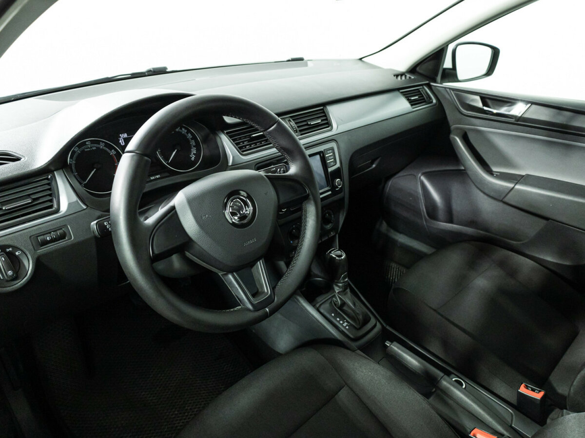 Skoda Rapid с пробегом — 2019 год. Фото: #10