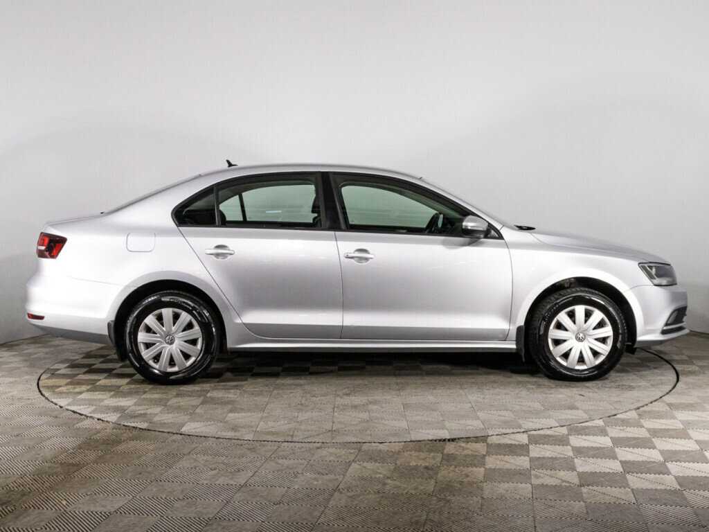 Volkswagen Jetta с пробегом — 2016 год. Фото: #3