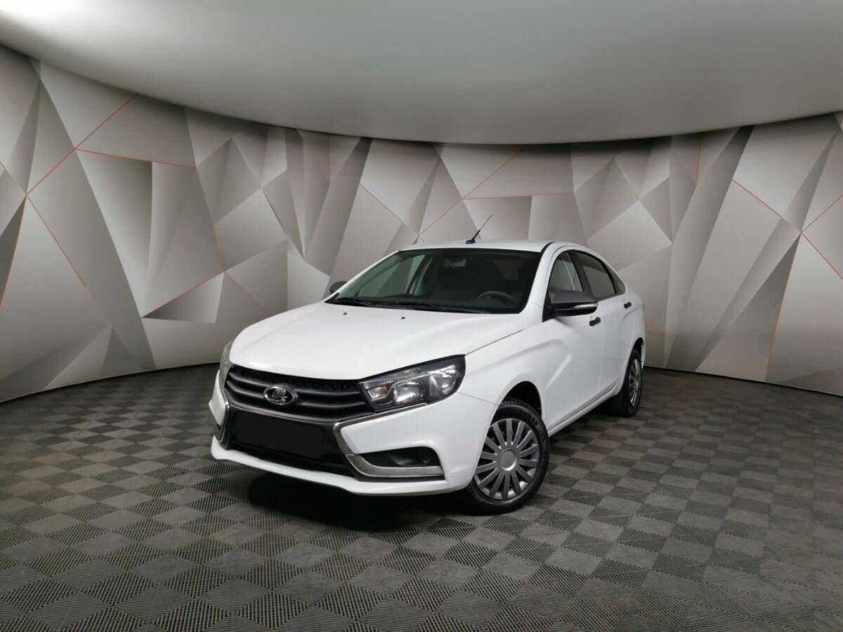 Lada (ВАЗ) Vesta с пробегом — 2017 год. Посмотреть фото