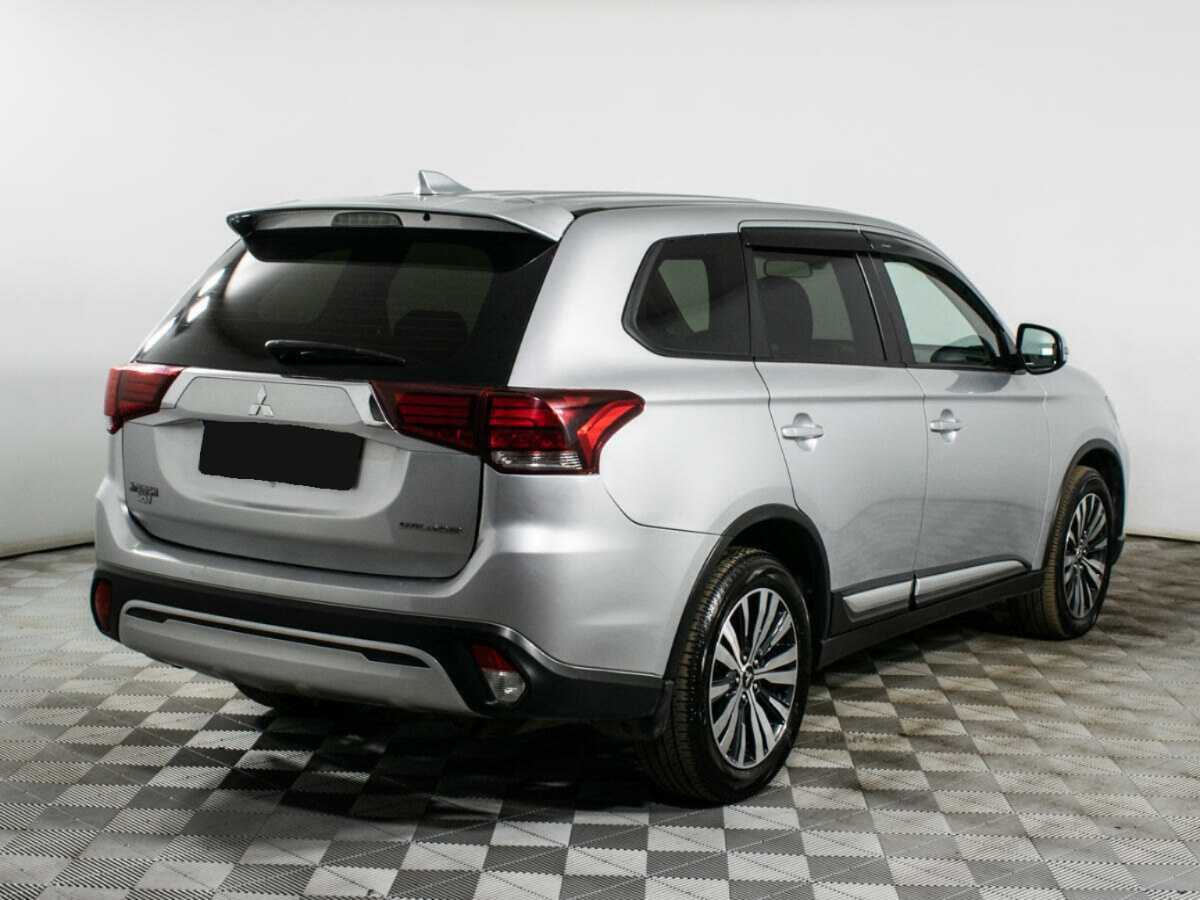 Mitsubishi Outlander с пробегом — 2019 год. Фото: #3