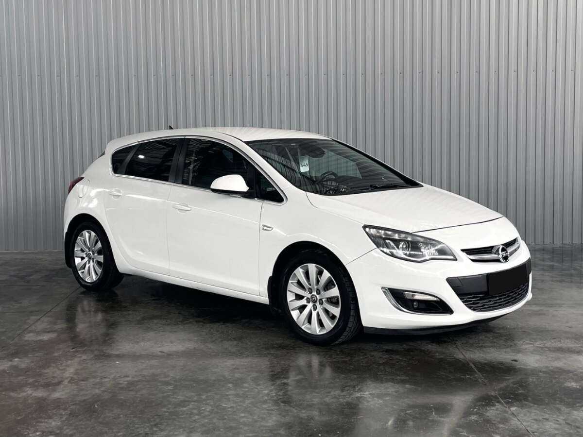 Opel Astra с пробегом — 2014 год. Фото: #2