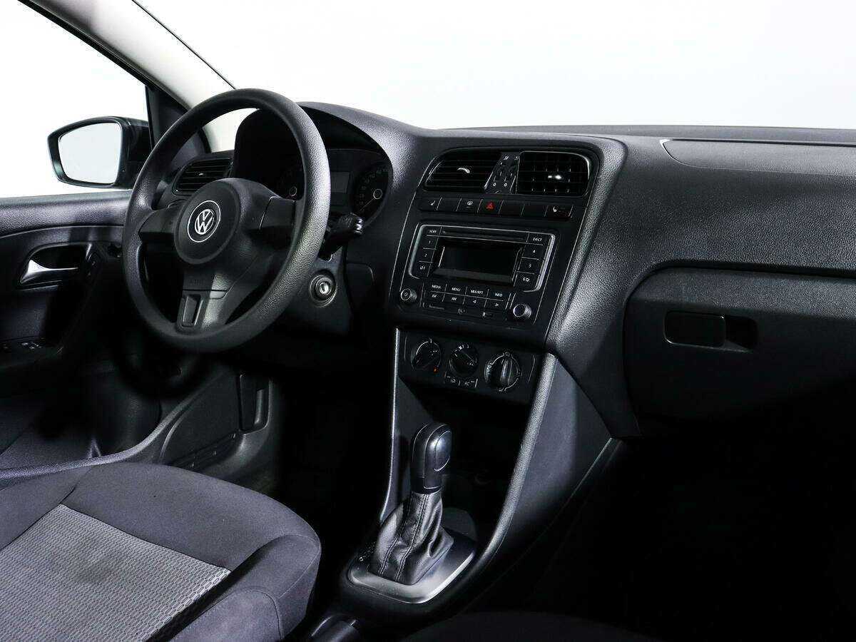 Volkswagen Polo с пробегом — 2014 год. Фото: #6