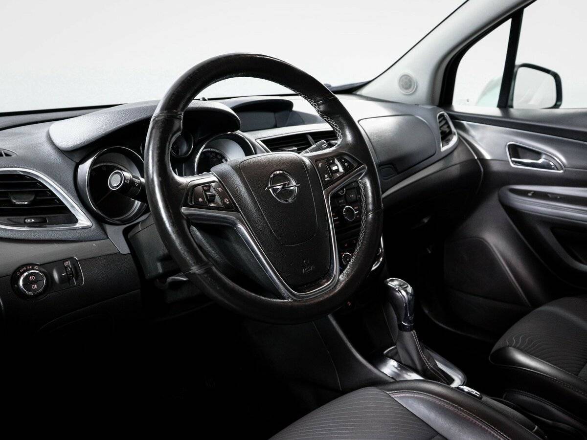 Opel Mokka с пробегом — 2013 год. Фото: #13